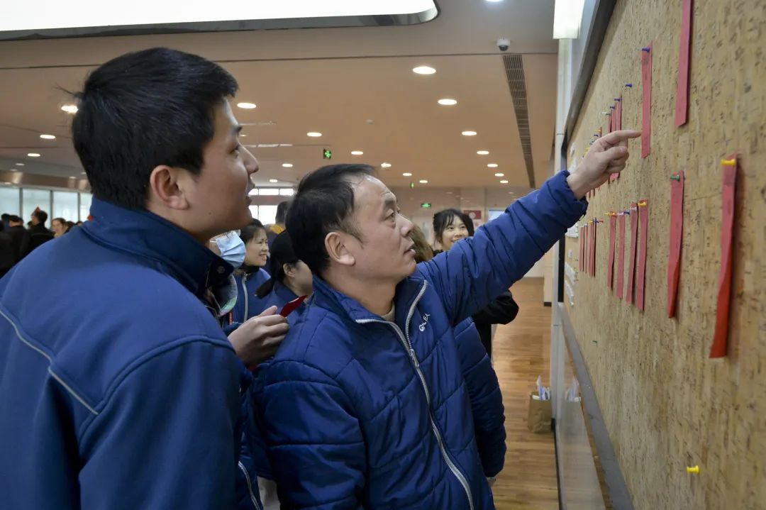 正月十五春先到 巨人家園鬧元宵 正月十五春先到 巨人家園鬧元宵